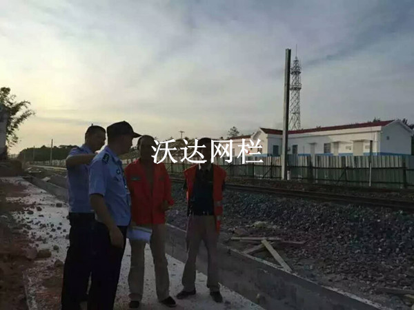 武威贛鐵路客專刺絲滾籠項目工程圖片2