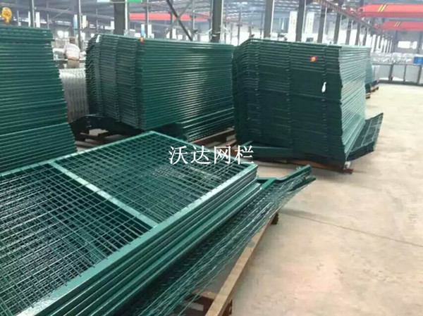滬昆鐵路貴州段防護(hù)柵欄護(hù)欄網(wǎng)項(xiàng)目圖片5