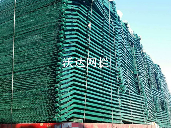 滬昆鐵路貴州段防護(hù)柵欄護(hù)欄網(wǎng)項(xiàng)目圖片6